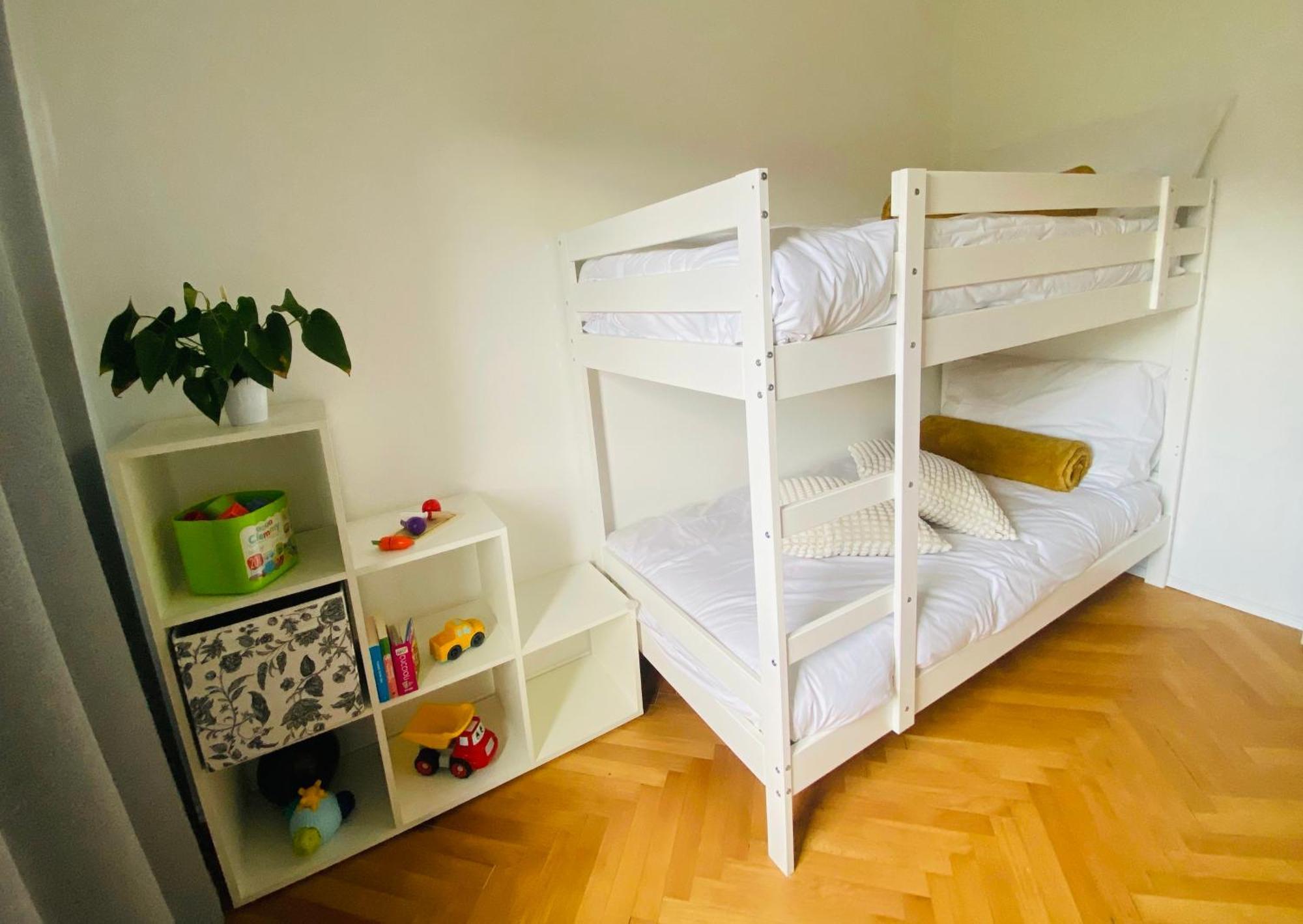 Apartma Srecko, Sezana Luaran gambar