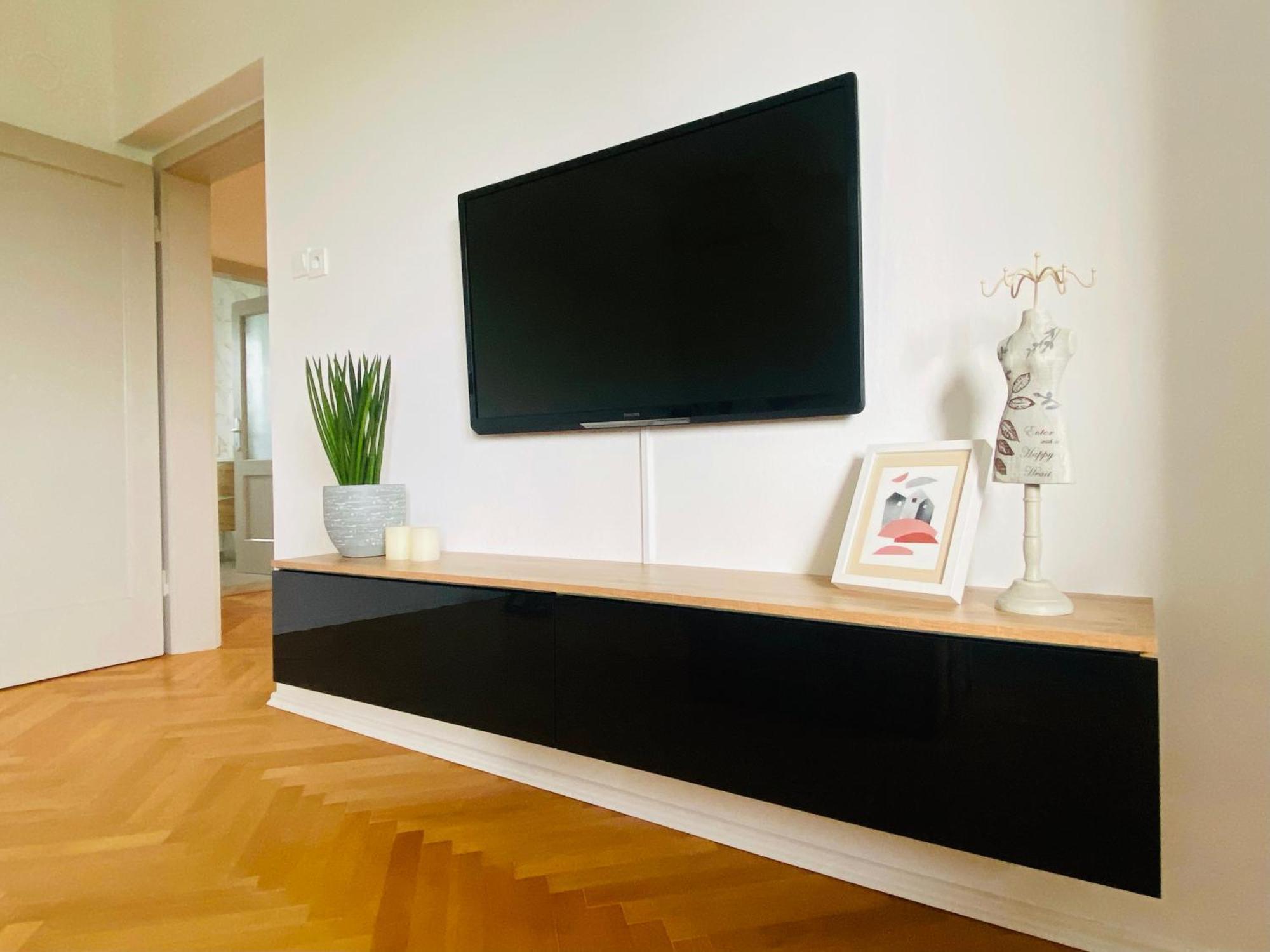 Apartma Srecko, Sezana Luaran gambar