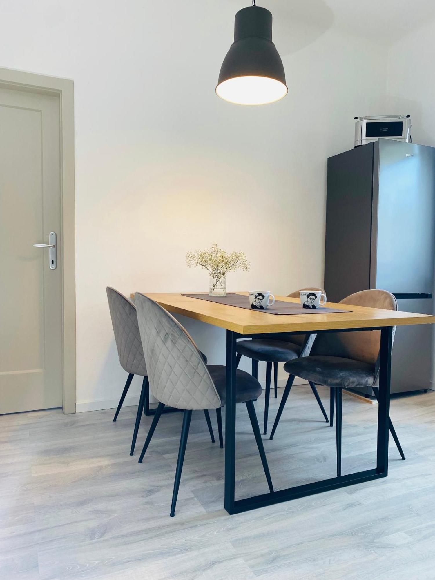 Apartma Srecko, Sezana Luaran gambar